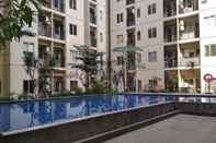 Kolam Renang Bright & Stylish 2BR Hook Apartment At Sudirman Suites Bandung