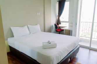 Bedroom 4 Comfortable and Simply Studio Apartment at Tamansari Skylounge