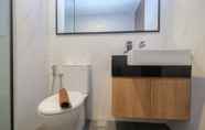 Toilet Kamar 7 Minimalist and Homey 1BR at Ciputra World 2 Apartment