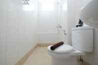Toilet Kamar Best Choice and Comfy 3BR at Bassura City Apartment