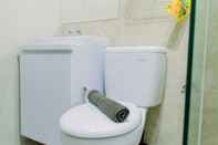 Toilet Kamar Nice and Fancy Studio at Transpark Bintaro Apartment