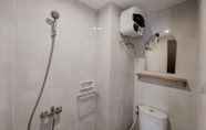 Toilet Kamar 2 Comfortable and Simply Look Studio at Serpong Garden Apartment