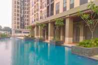 Kolam Renang Elegant and Comfy 3BR Transpark Cibubur Apartment