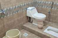 In-room Bathroom Hotel Kamran International