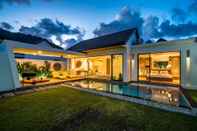 Swimming Pool Cocoon villas by Lofty