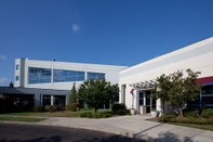 Exterior Gateway Hotel & Convention Center, BWPC