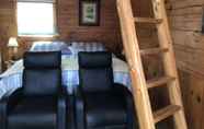 Bilik Tidur 4 Kozy Haven Log Cabin Rentals