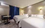 Bilik Tidur 6 Brown-Dot Hotel Geomdan