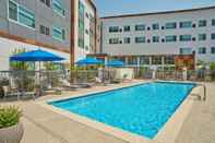 Swimming Pool Element San Jose Airport