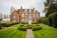 Exterior The Royal Retreat -elegant 7bdr With Garden