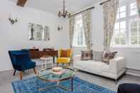 Common Space The Royal Retreat -elegant 7bdr With Garden