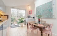 Others 4 Stylish 2 Bedroom Apartment in London