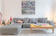 อื่นๆ 5 Stylish 2 Bedroom Apartment in London