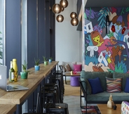 Bar, Kafe dan Lounge 5 Moxy Athens City