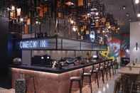 Quầy bar, cafe và phòng lounge Moxy Athens City