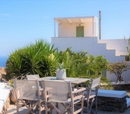 Common Space 2 Villa Arades Sifnos