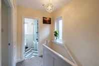 In-room Bathroom Impeccable Luxury 2-bed House in Sheffield