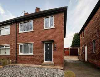 Exterior 2 Impeccable Luxury 2-bed House in Sheffield