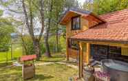 Exterior 2 Chalet Birchwood With Whirlpool