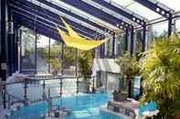 Swimming Pool Dragons Nest: Cozy & Modern Attic Loft Nuremberg