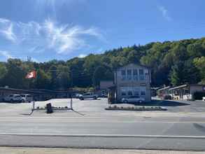 Exterior 4 Silver Maple Motel