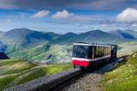 บริการของโรงแรม Charming Cabin Near Snowdonia National Park