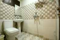 In-room Bathroom Goroomgo Shree Shakti Katra