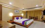 Kamar Tidur 4 Treebo Tryst Apollo Grand