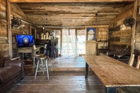Lobi 19 Son's Geronimo - Birdhouse Cabin
