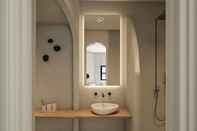 In-room Bathroom Oia Memories Suites