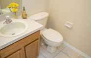 Toilet Kamar 7 Shannon's Glenbrook Vacation Home