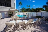 Swimming Pool Fred's Eden House Condo