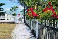 Exterior Mary's Beachy Vacation Home