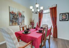 Nhà hàng 7 Joanne's Westridge Vacation Home