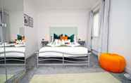 Bedroom 6 Isla House - Newport City Centre - Sleeps 7