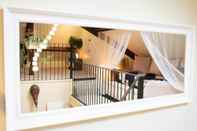 Sảnh chờ The Loft 2BR Duplex 82 Cathedral Cardiff Parking