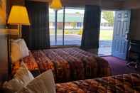 Bedroom Scottish Inn McMinnville