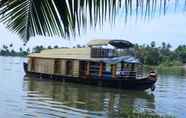 ภายนอกอาคาร 5 Private Houseboat