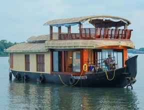 ภายนอกอาคาร 4 Private Houseboat