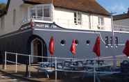 Exterior 2 Pilot Boat