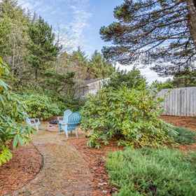 Beverly Beach Seaclusion 1, Hotel Pusat Pengamatan Paus