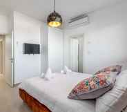 Bilik Tidur 3 luxury garden apartment heated pool