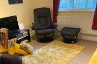 Lobby 2 Bed Apt Near Hatfield Station Free Parking