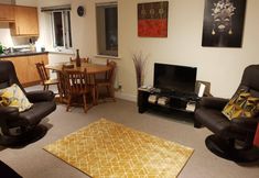 Others 5 2 Bed Apt Near Hatfield Station Free Parking