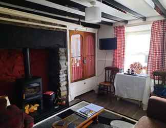 Lobby 2 Beautiful Cosy Cottage Located in North Wales, UK