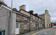 Exterior 2 Beautiful Cosy Cottage Located in North Wales, UK