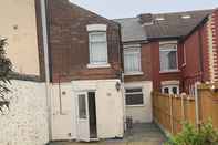 Exterior Lovely 3-bed House Located in Colchester