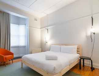 Bedroom 2 Spacious Art Deco Apartment in Darlinghurst