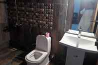 Bilik Mandi dalam Bilik Sagar Inn Guest House