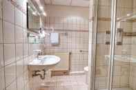 Toilet Kamar Hotel Goldene Krone